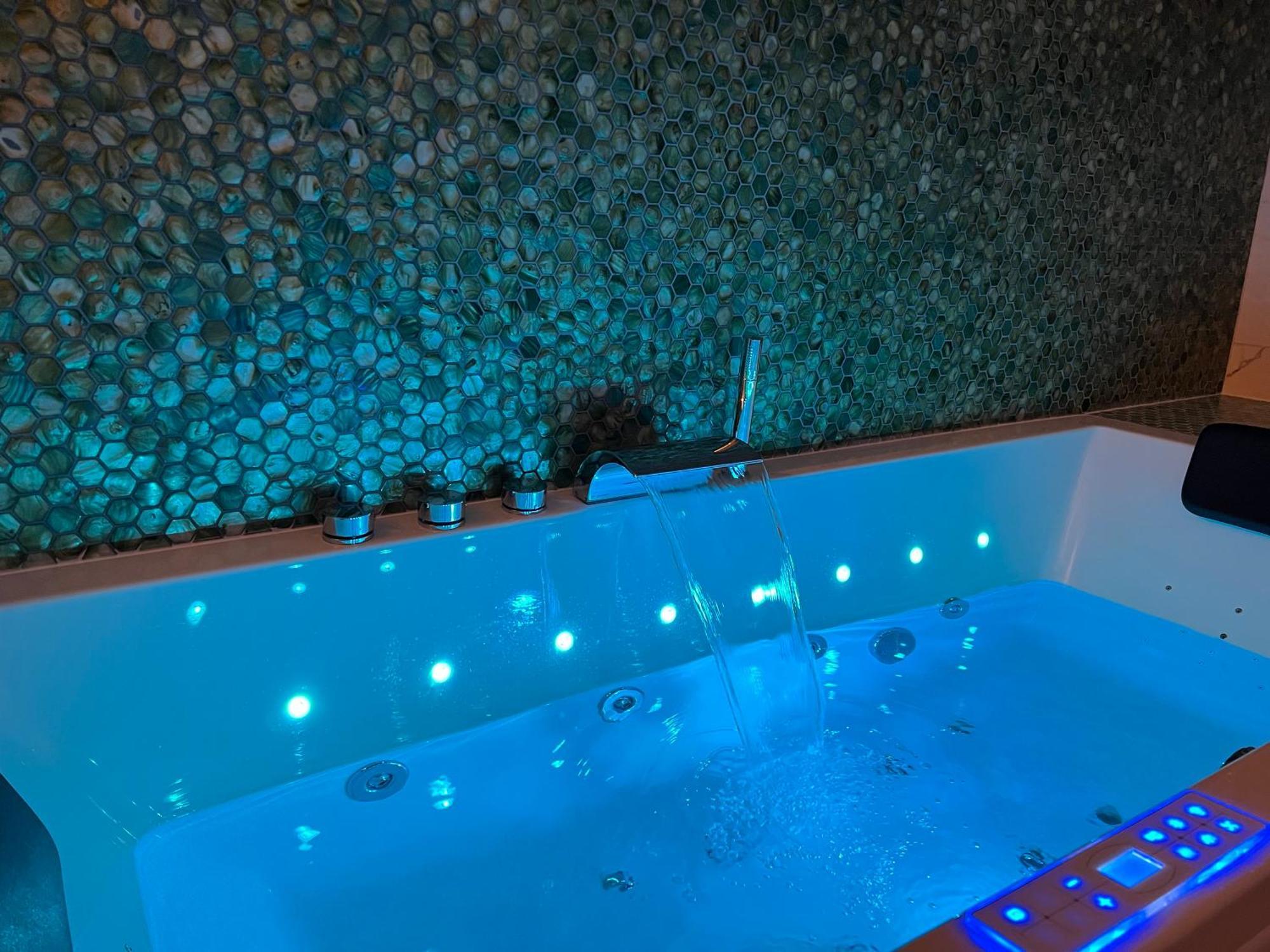 Lyon Premium - Luxezen Spa Villeurbanne Eksteriør bilde